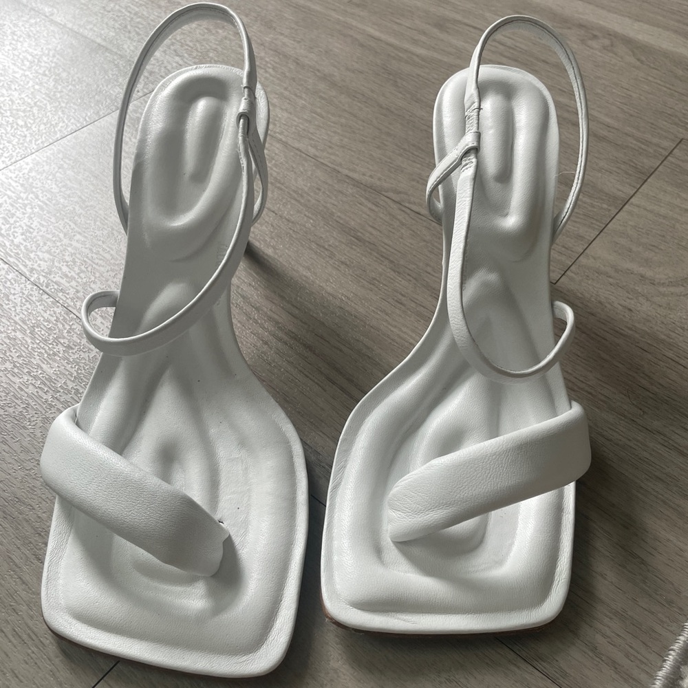 Jacquemus Les Sandals - Limone Sandal Heel in White